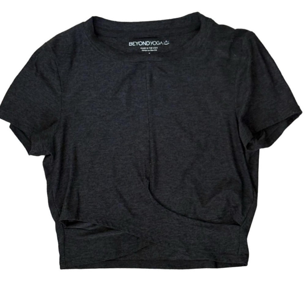 Beyond Yoga Featherweight Under Over Crop Tee - Picture 2 of 7